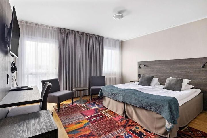 Room 52 of 96