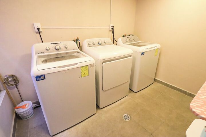 Laundry 21 of 35