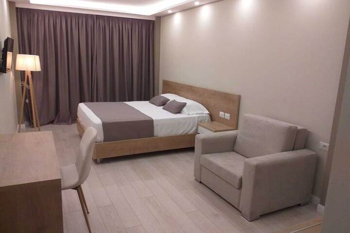 Room 6 of 24