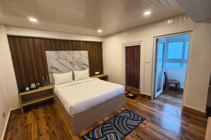 Room 12 of 26