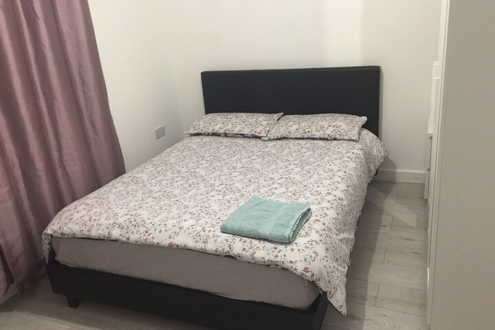 Room 2 of 6
