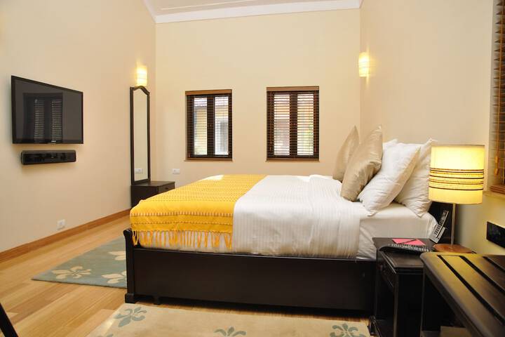 Room 4 of 30