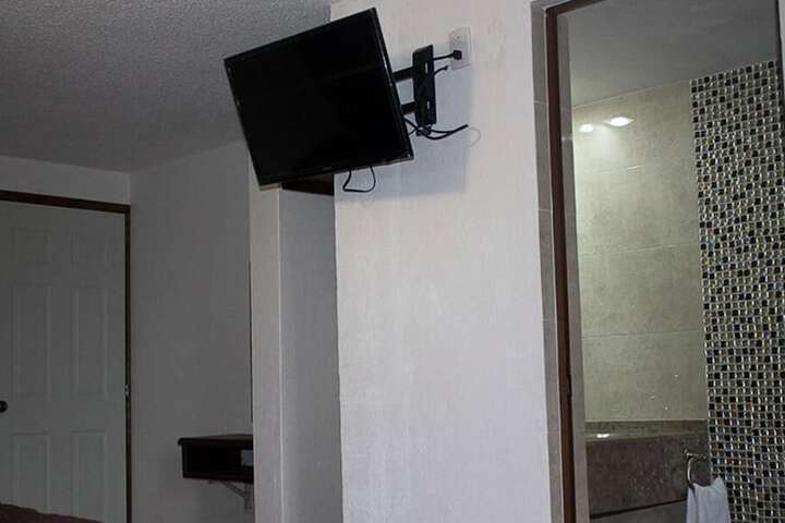Room 18 of 28