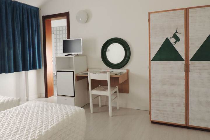 Room 5 of 34