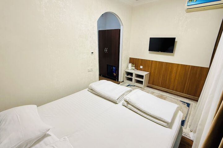Room 17 of 49