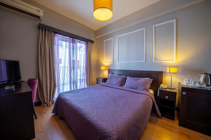 Room 12 of 36