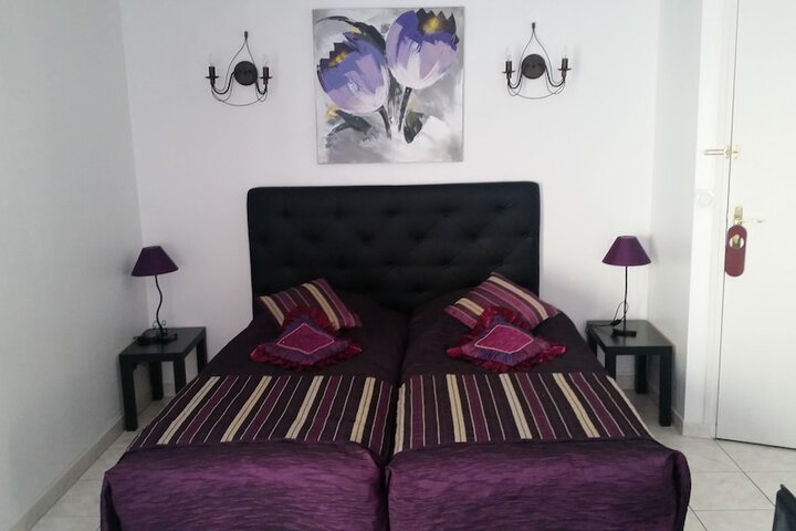 Room 6 of 35