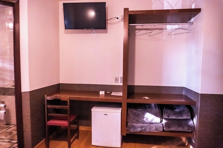 Room 82 of 181
