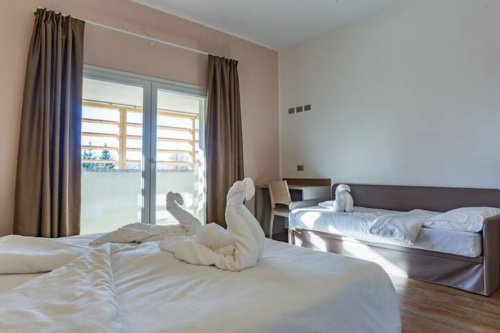 Room 4 of 64
