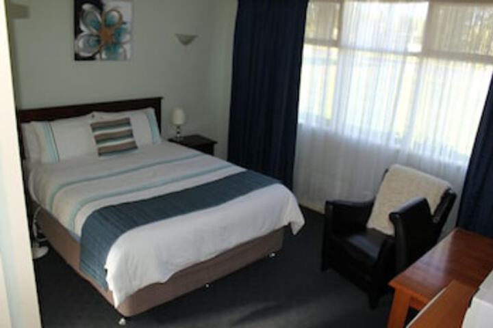 Room 52 of 123