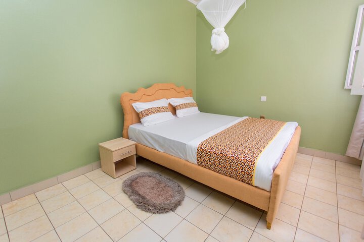 Room 2 of 43