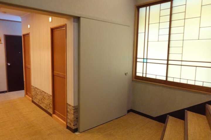 Room 4 of 27