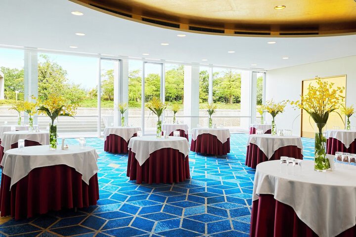 Ballroom/Hall 112 of 134