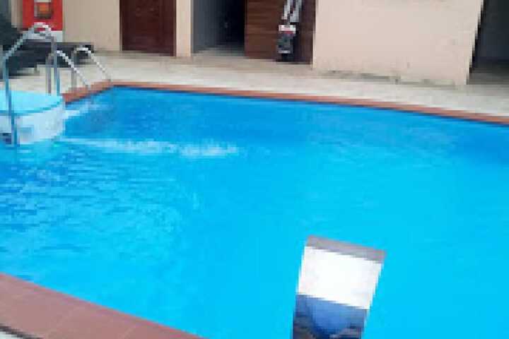 Pool 30 of 40