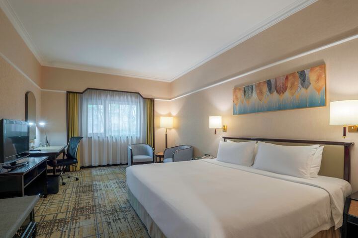 Room 42 of 175