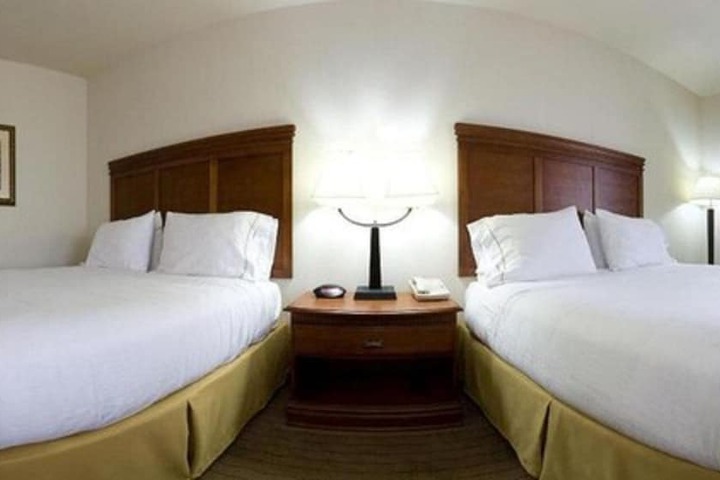 Room 26 of 60