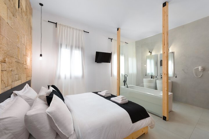Room 9 of 47