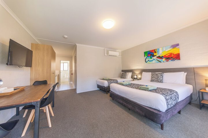 Room 6 of 60