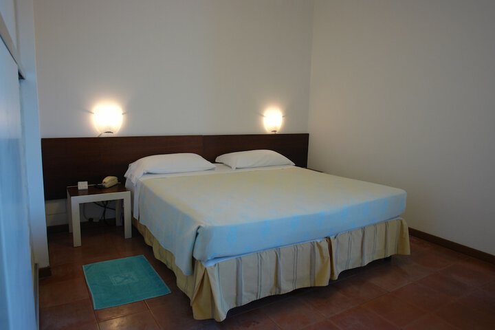 Room 7 of 47