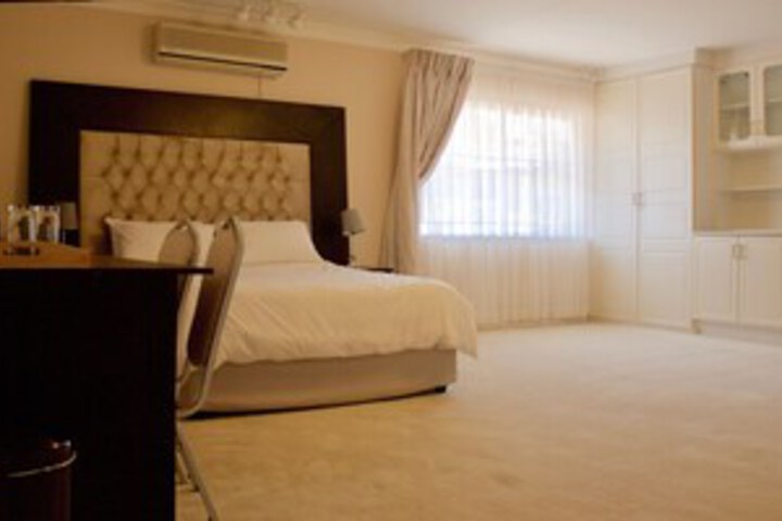 Room 12 of 17