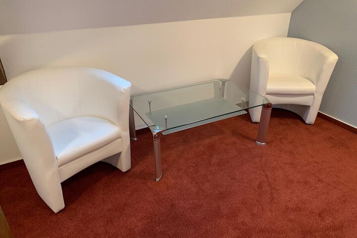 Room 32 of 49
