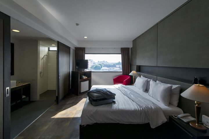 Room 17 of 77