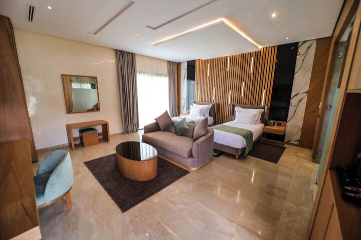 Room 6 of 24