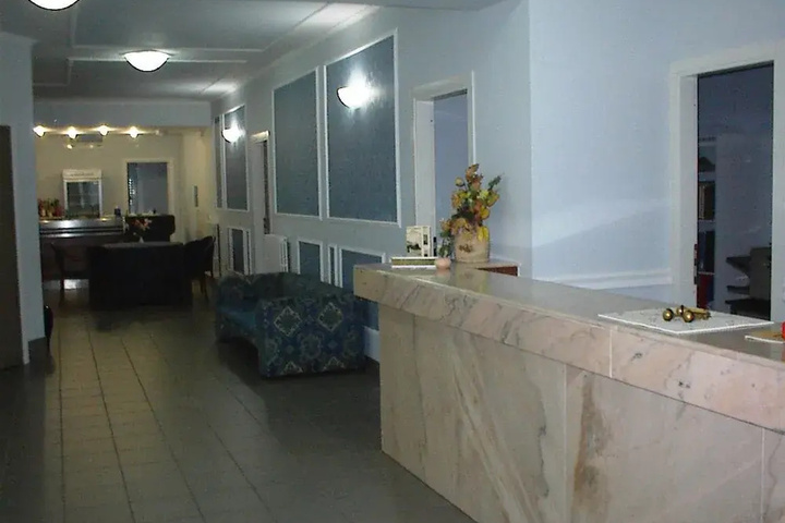 Room 2 of 10