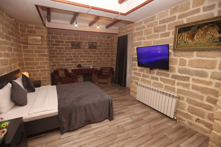 Room 42 of 65