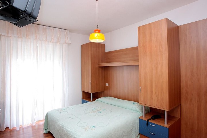 Room 3 of 13