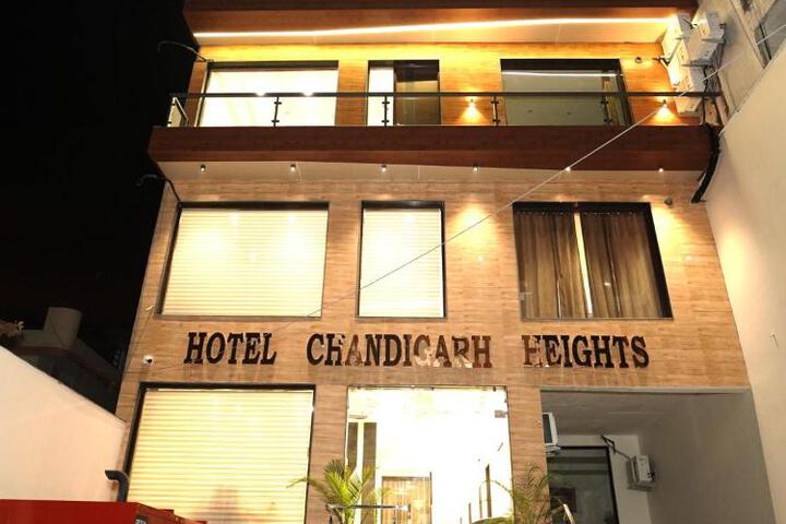 Hotel Chandigarh Heights - Airport Road Manali Highway Transit Hotel