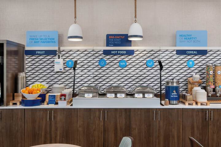 Breakfast/Coffee Service 82 of 112