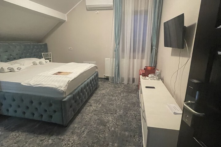 Room 11 of 62