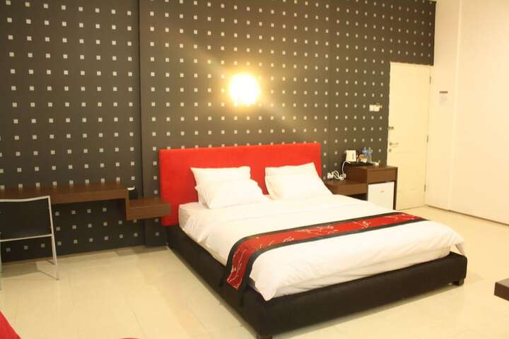 Room 2 of 7