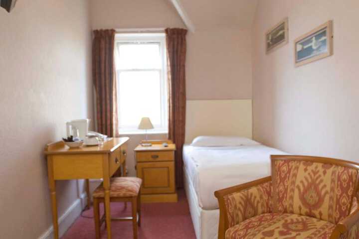 Room 9 of 33