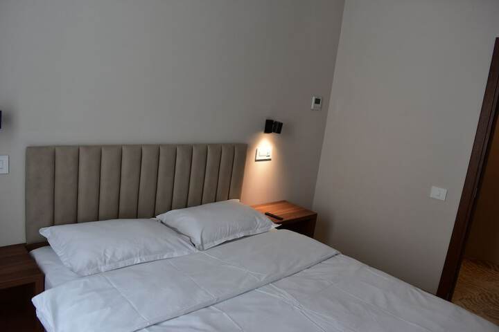 Room 7 of 36