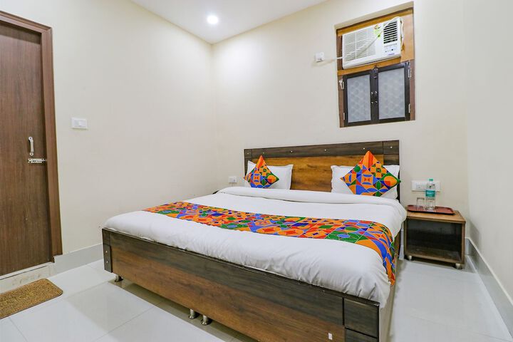 Room 12 of 22