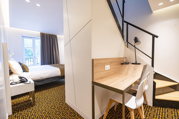 Room 6 of 39