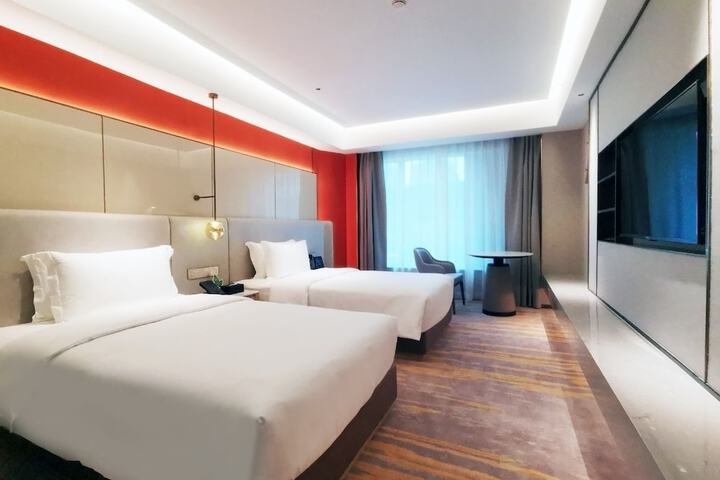 Room 13 of 39