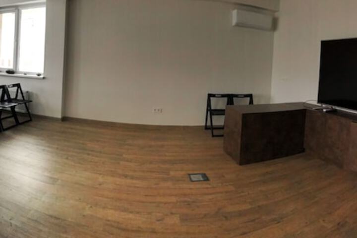 Business Center 5 of 22