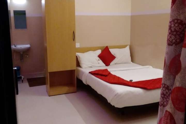 Room 5 of 10