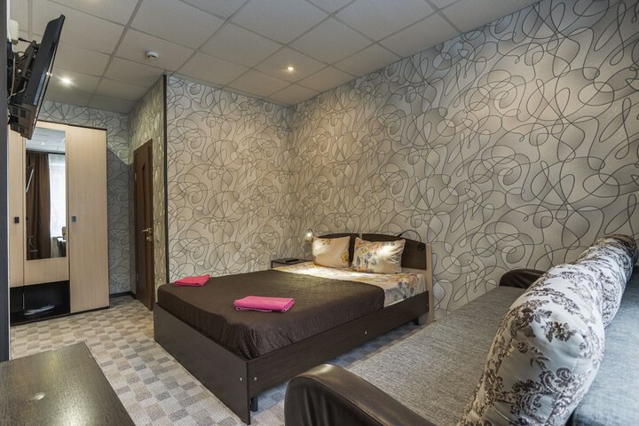 Room 6 of 28