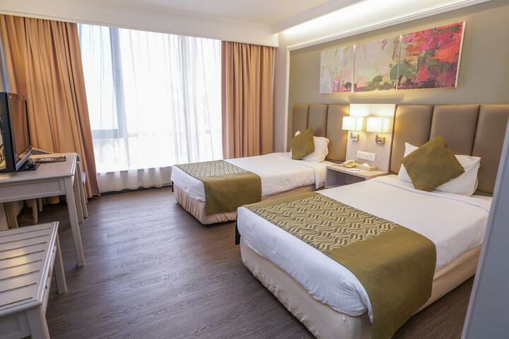 Room 9 of 35