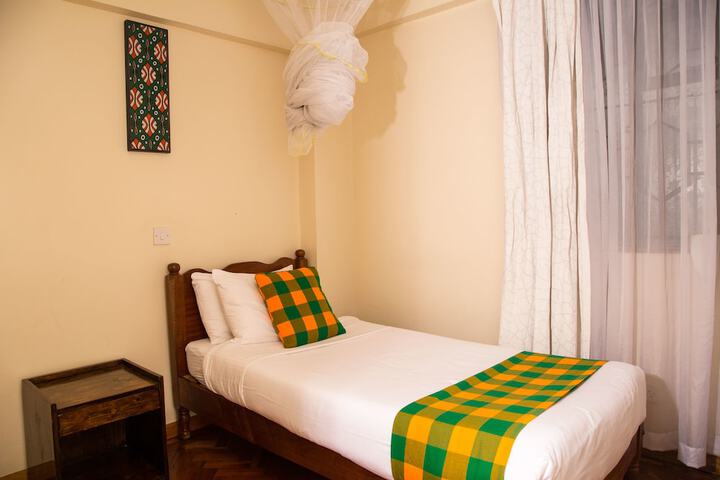 Room 4 of 65