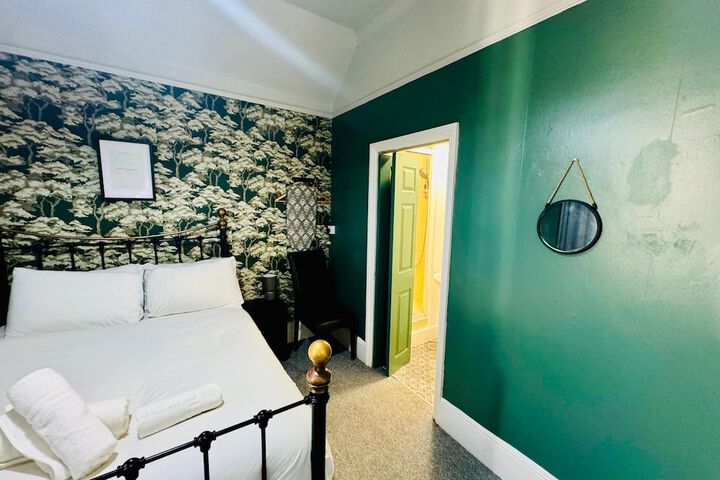 Room 36 of 74