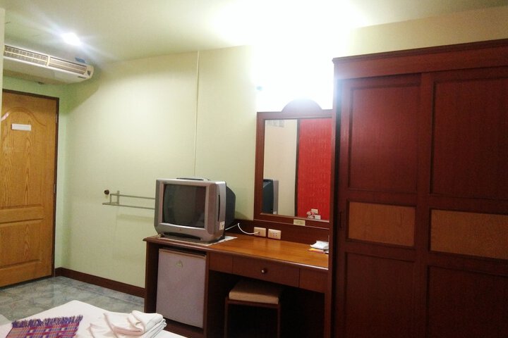 Room 18 of 66