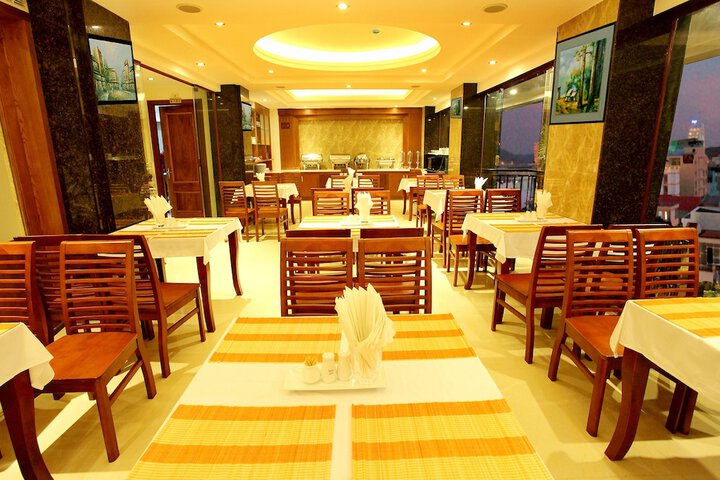 Dining Photos