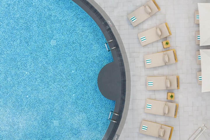 Pool 38 of 70