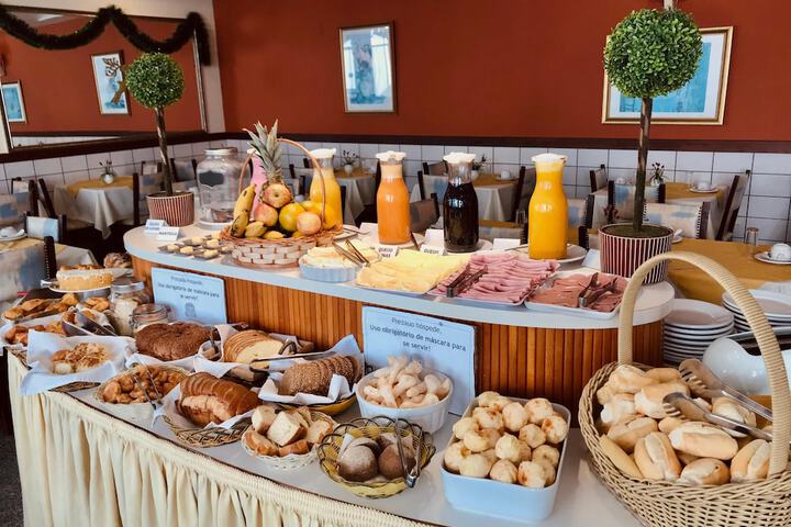 Breakfast/Coffee Service 33 of 35