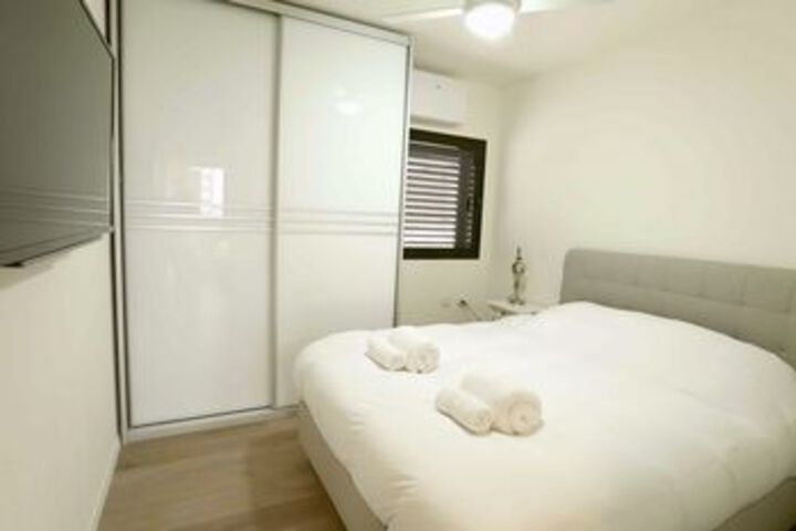 Room 8 of 22
